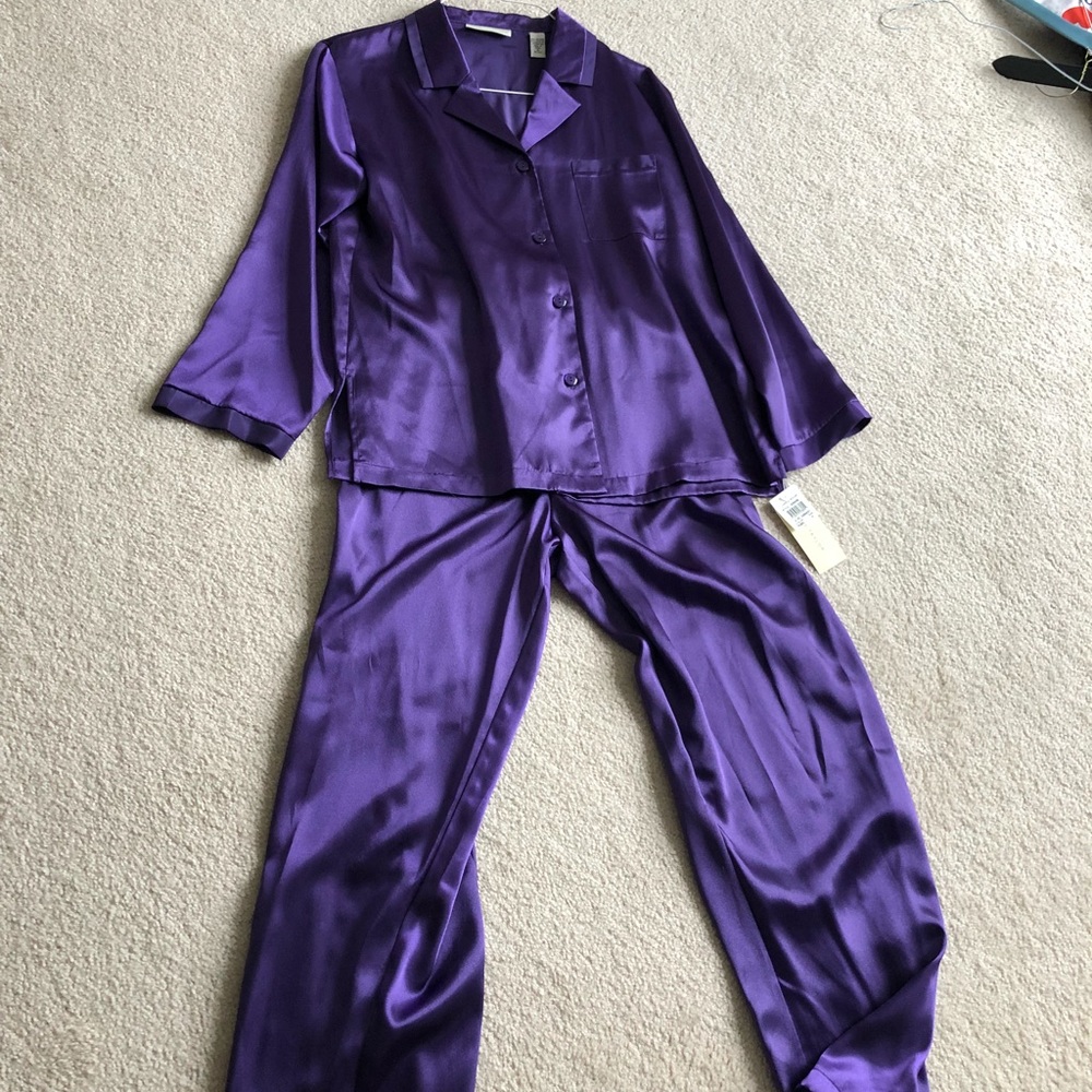 Satin style pajamas NWT
